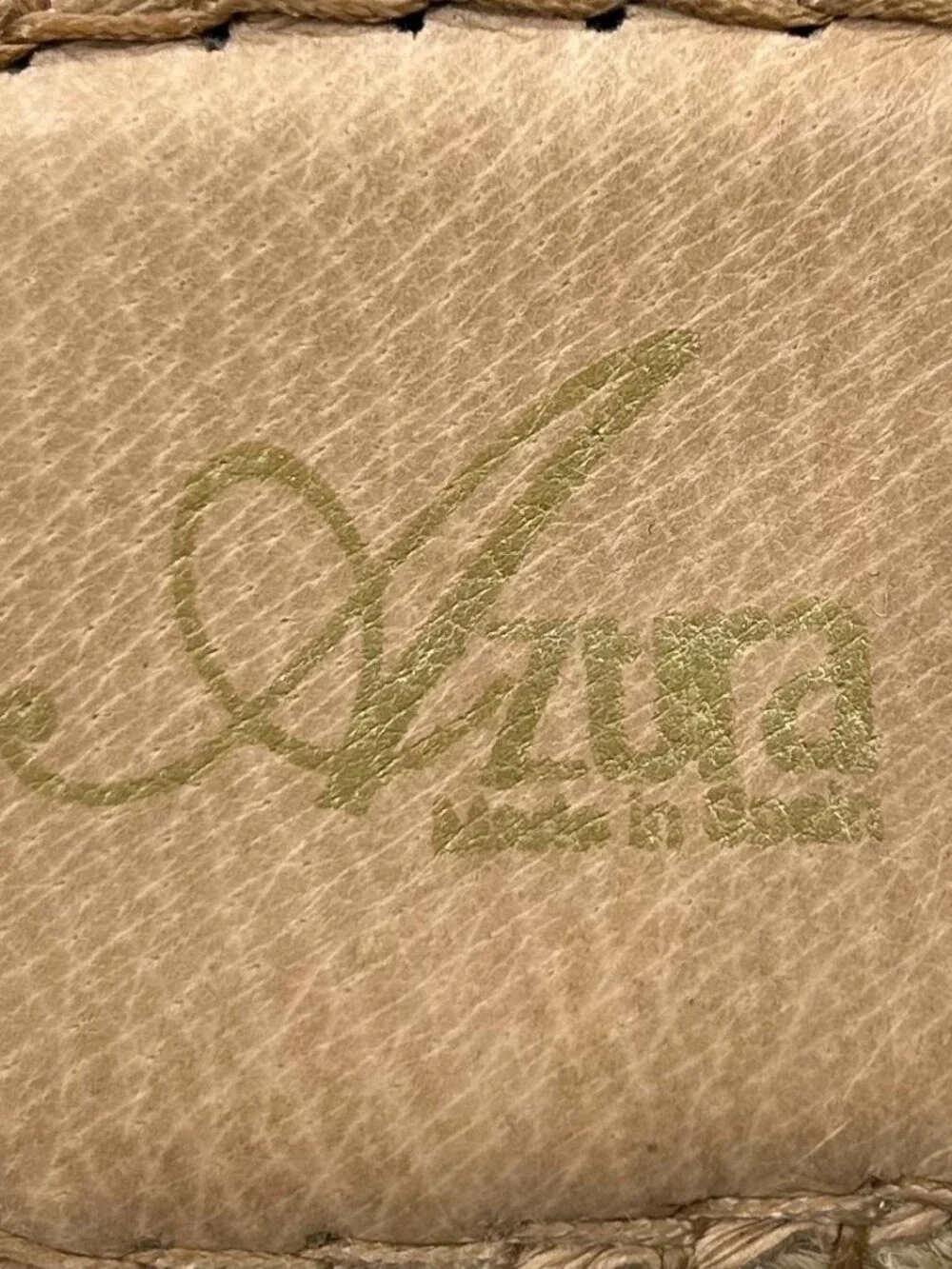 Azura eu size